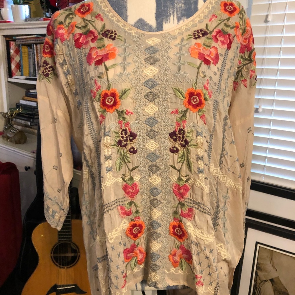Johnny Was M Blush Pink Embroidered Rayon Blouse
